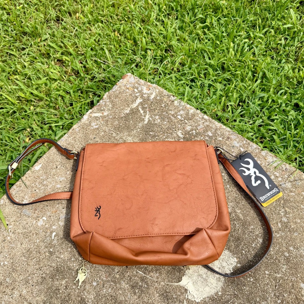Browning Conceal and Carry Crossbody Bag Tan Faux Leather CCW Messenger Purse